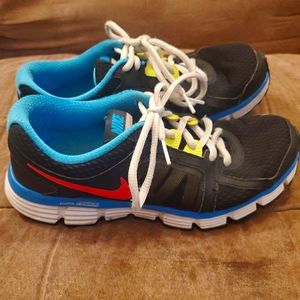 NIKE DUAL FUSION ST 2 (GS) Kids size 6.5 456970-00